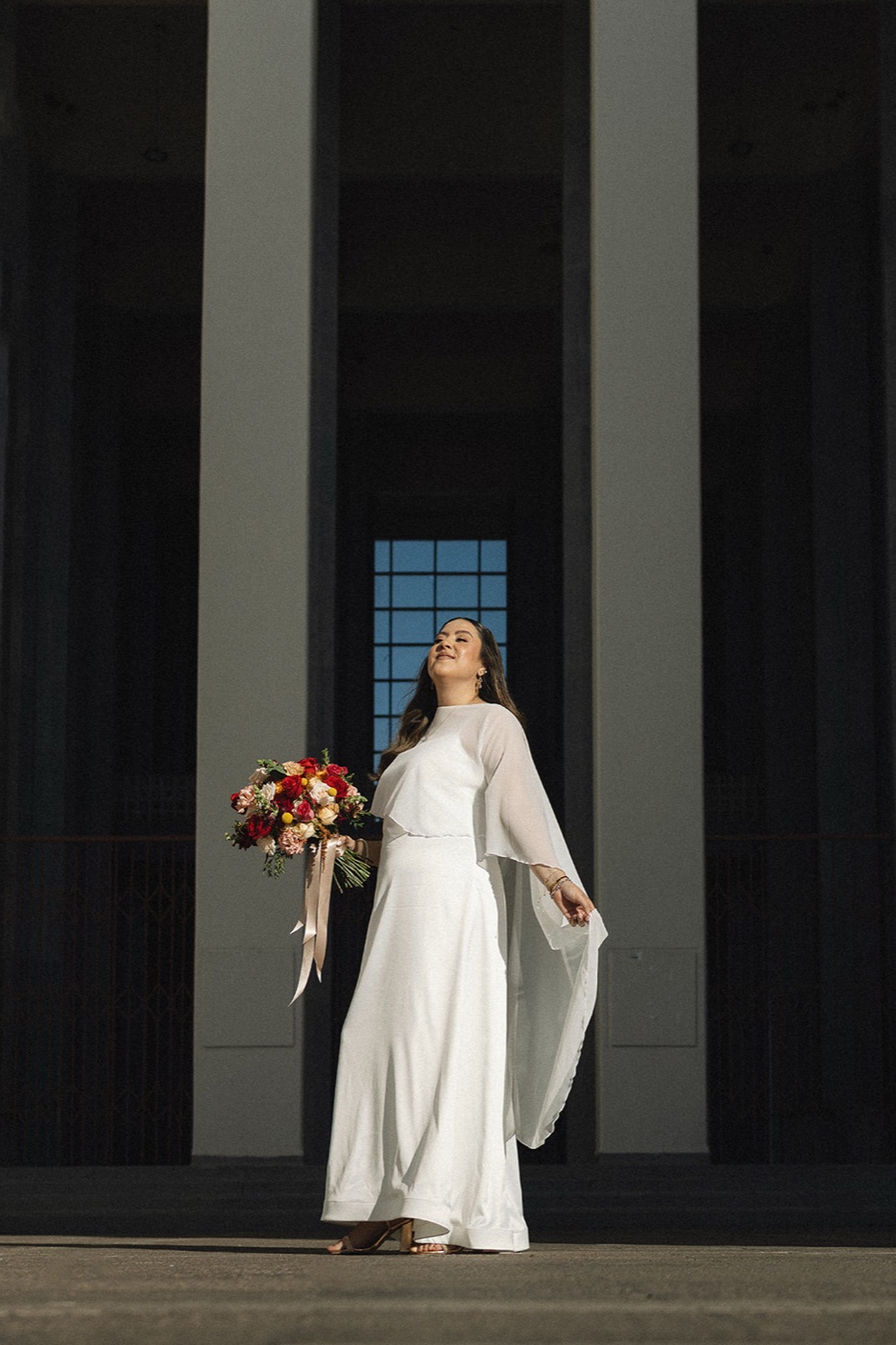 La novia entre columnas