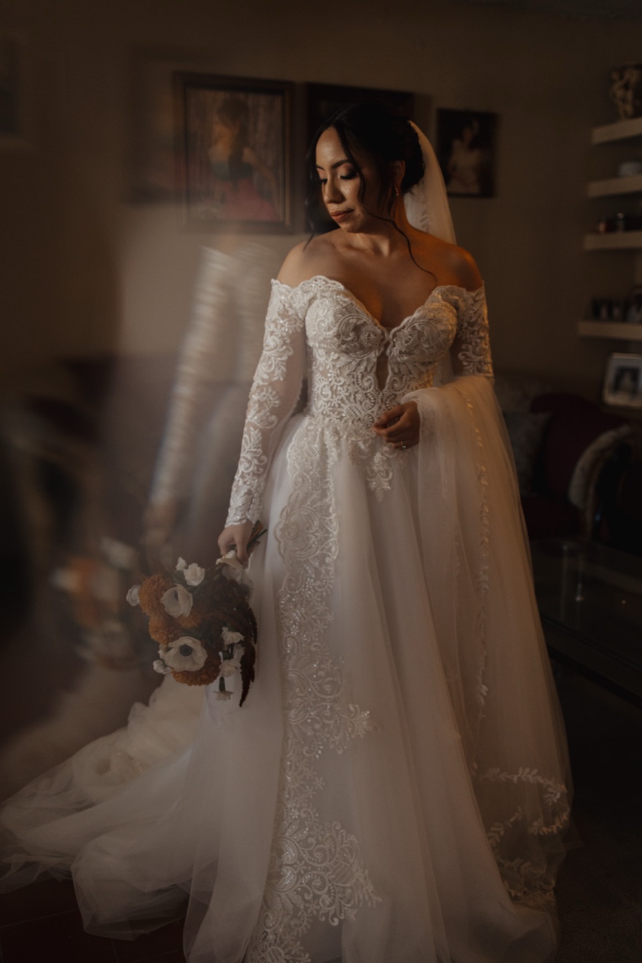 La novia con vestido de encaje
